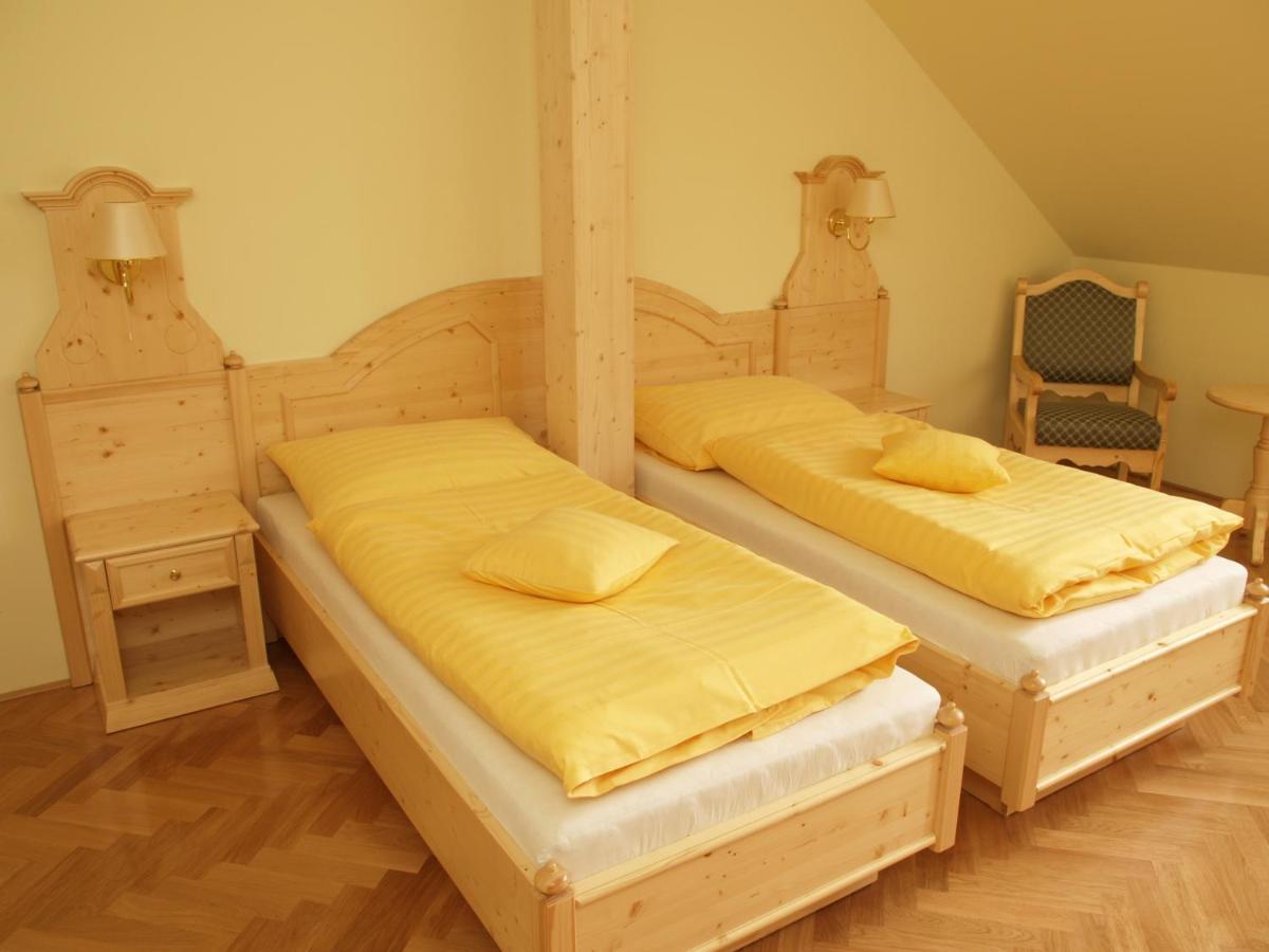 Hotel Svaty Tomas Predni Vyton Exterior photo